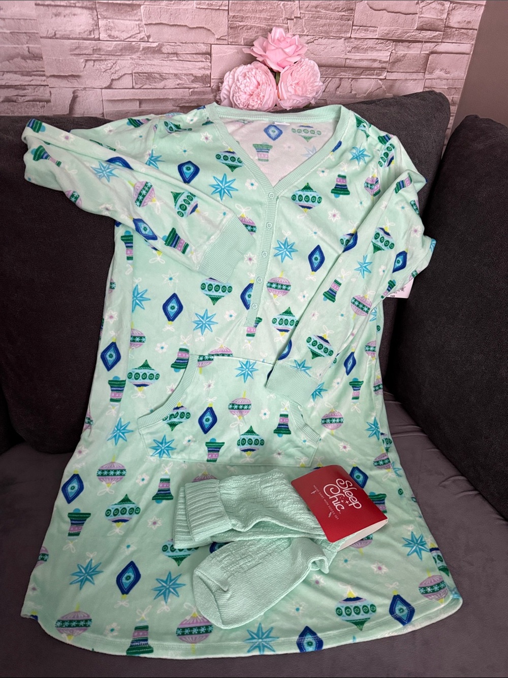 Women's Mint Green Holiday Print Nightgown with Pocket